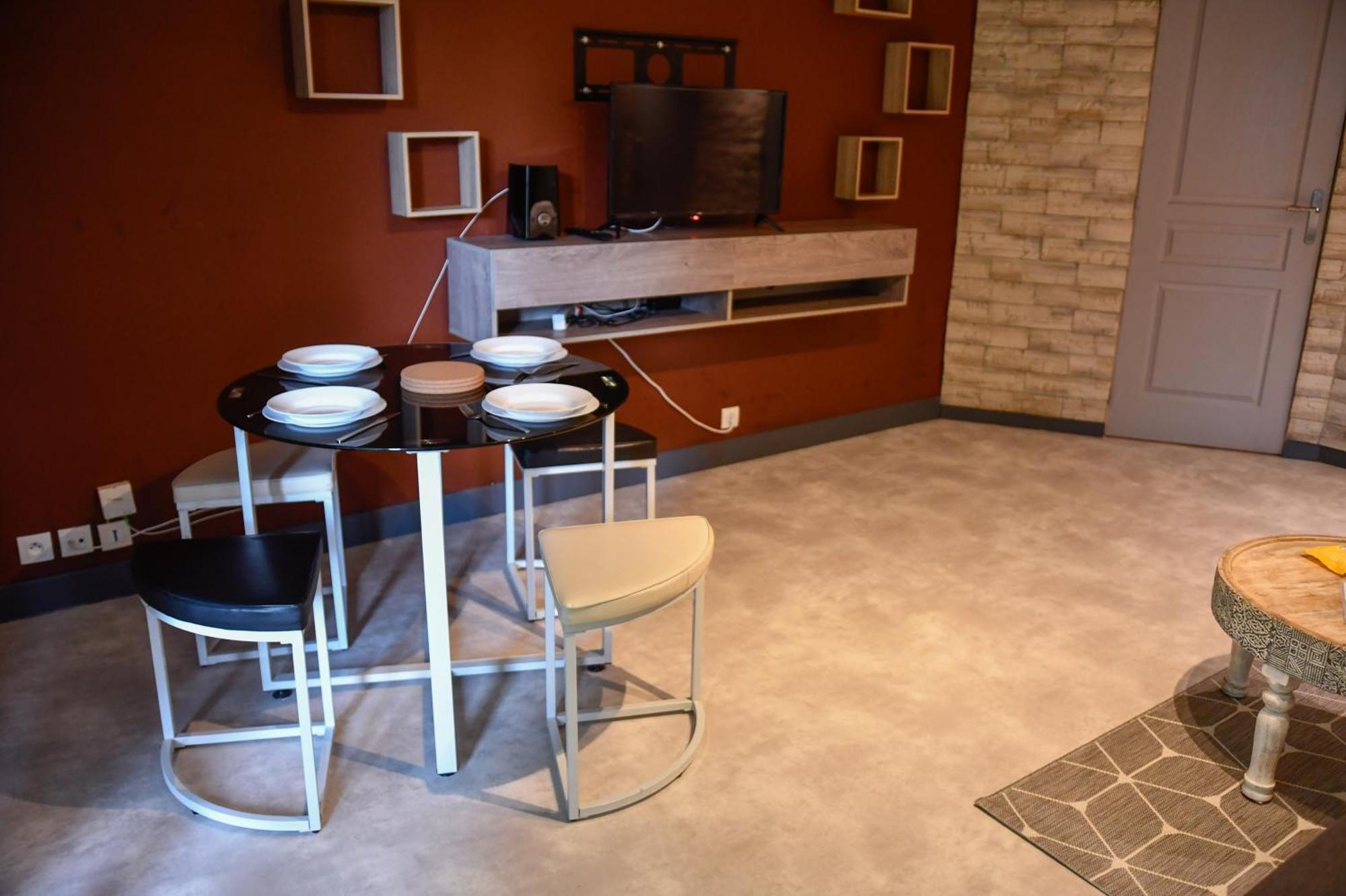 Calme Et Terrasse Privee Pres De Vichy Apartment Bellerive-sur-Allier Ngoại thất bức ảnh